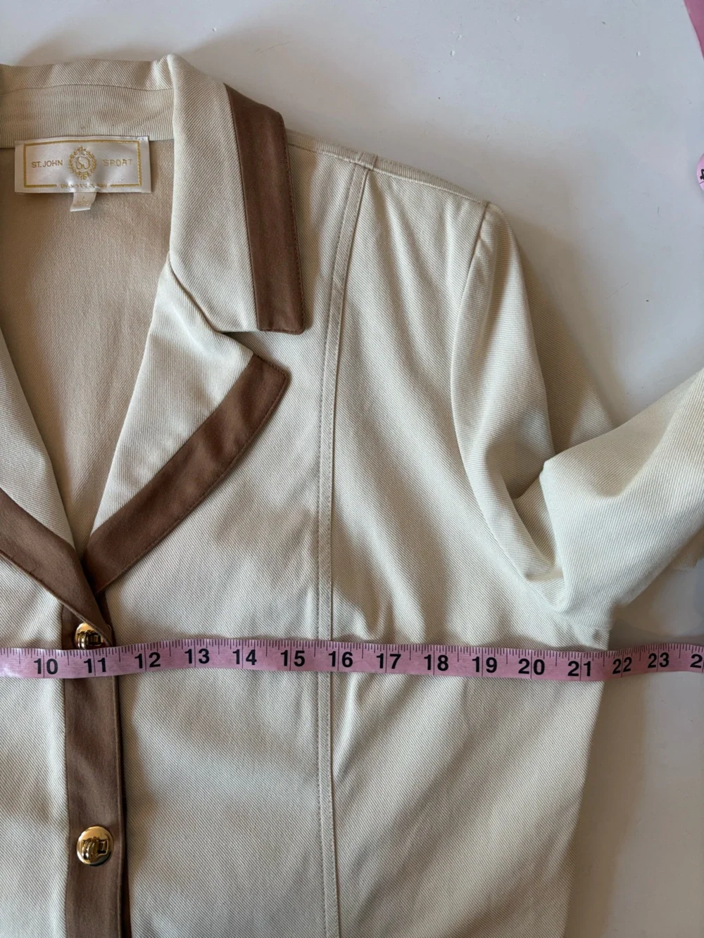 St. John || Turnlock Blazer Contrast Trim Beige‎ Cream Brown Large